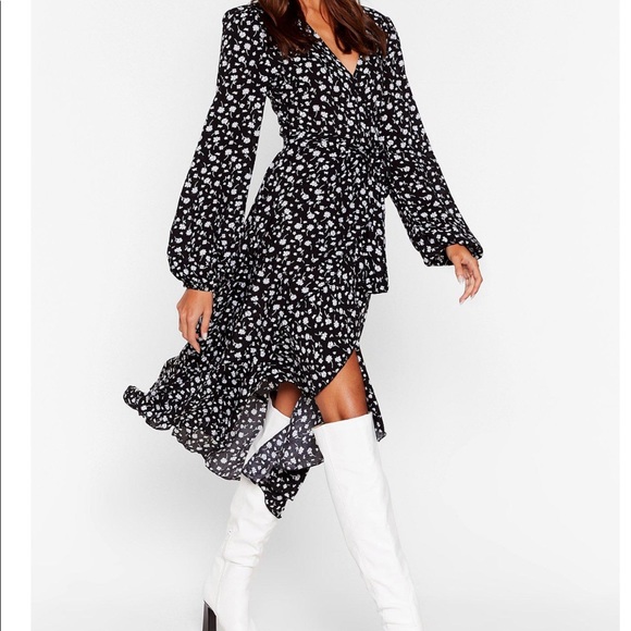 Nasty Gal Dresses & Skirts - NWT Nasty Gal Asymmetrical Wrap Floral Midi Dress